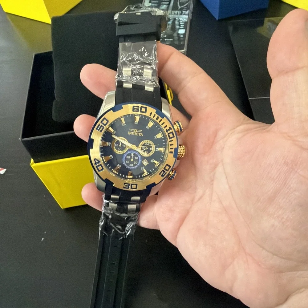 Invicta Men's 22339 Pro Diver Quartz Chronograph Blue Dial Watch 22339